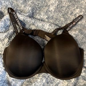 Victoria’s Secret Perfect Shape Bra Size 40D, New without tags